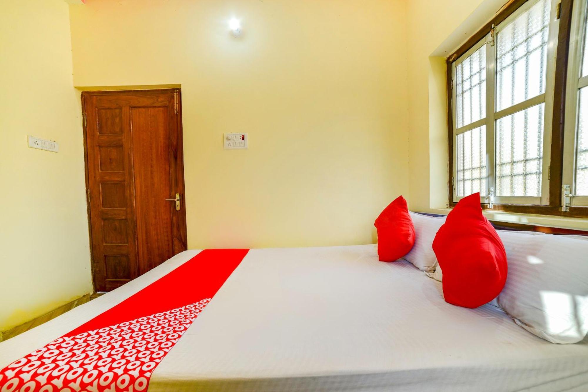 Oyo Flagship Ashoka Guest House Bihta Exteriör bild